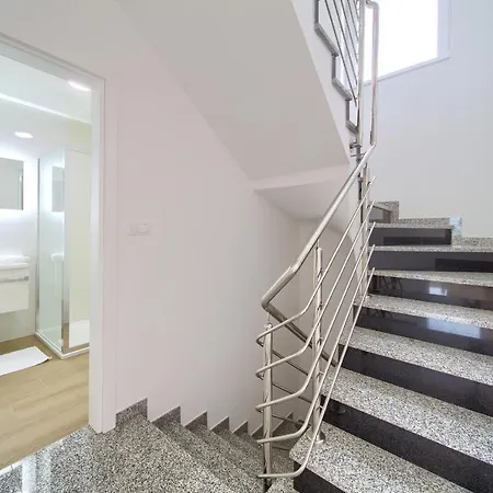 Adria House Semesterbostad