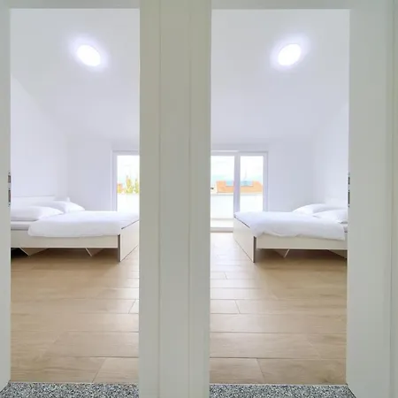 Adria House Semesterbostad *