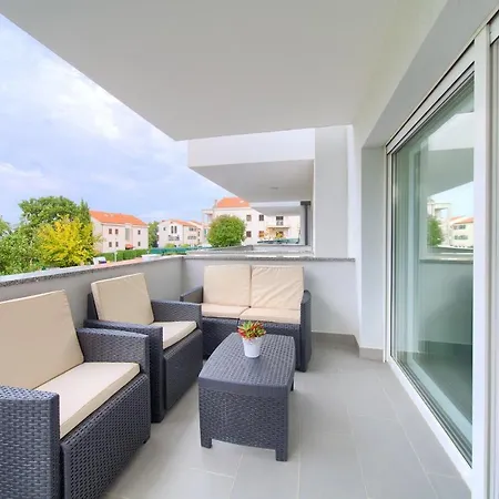 בית נופש Adria House Sveti Anton (Krk)
