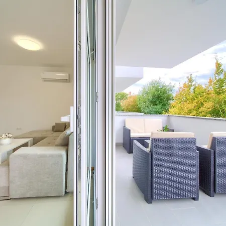 Adria House Semesterbostad Sveti Anton (Krk)